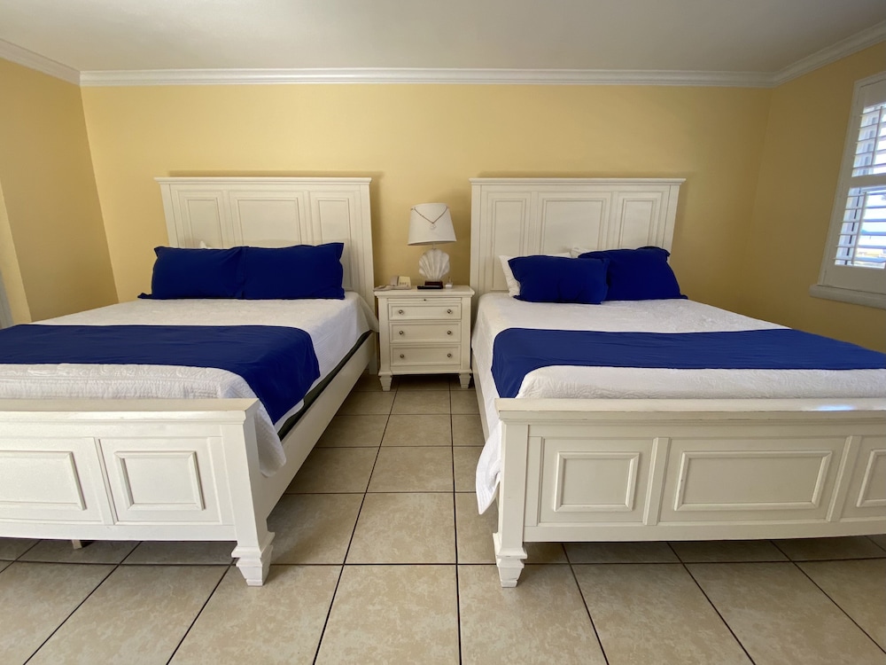 South Cottage, 2 Queen Beds, Ocean View photo 2