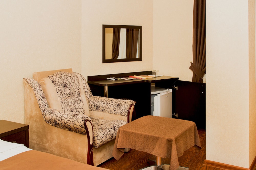 Economy Double or Twin Room photo 3