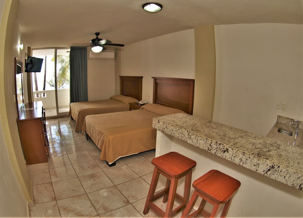 Quadruple Room, 2 Double Beds photo 1