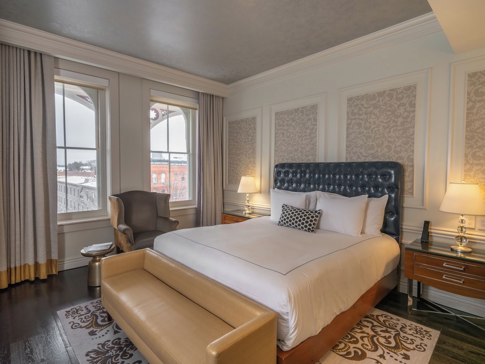 Premier Suite (Broadway)