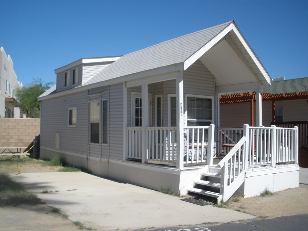 Park Model/Loft Linens Included, No Pets photo 2