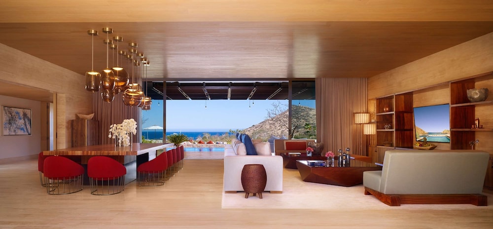 Casa Twin Dolphin Three Bedroom Home