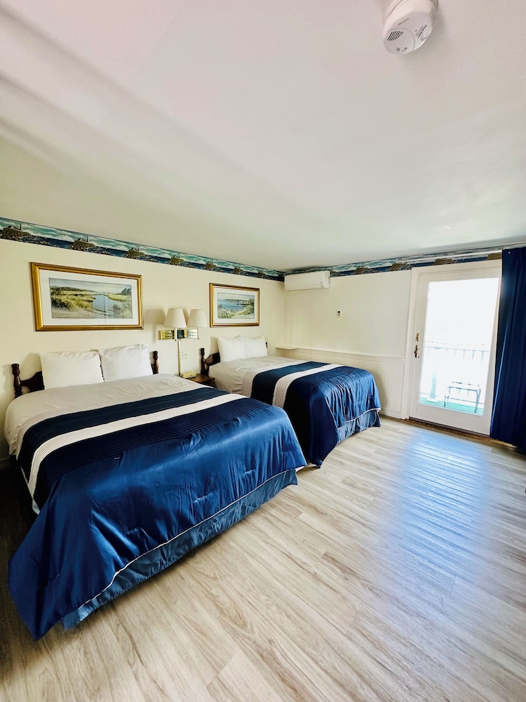 Standard Room, Kitchenette, Waterfront photo 3