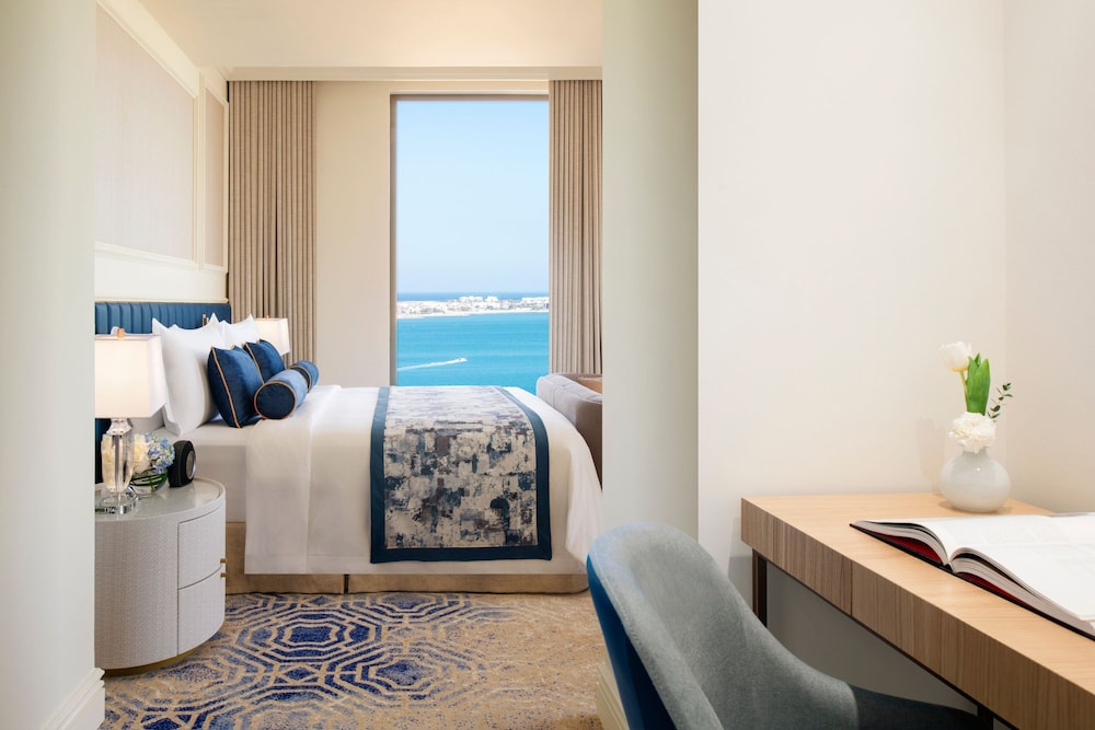 Empire Suite - Photo 4