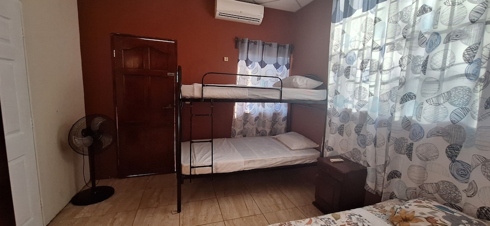 Deluxe Quadruple Room photo 2
