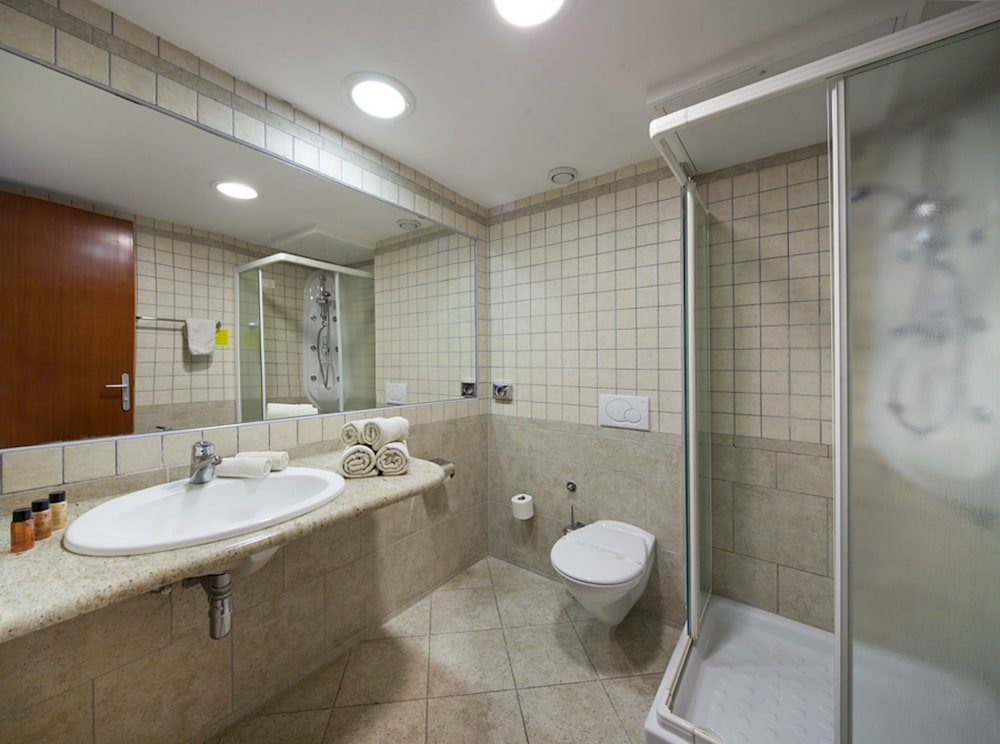 Superior Room - Partial Sea View - Photo 11