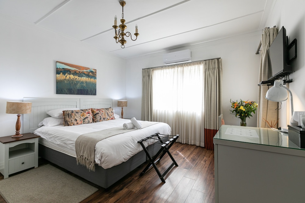 Economy Double or Twin Room photo 3