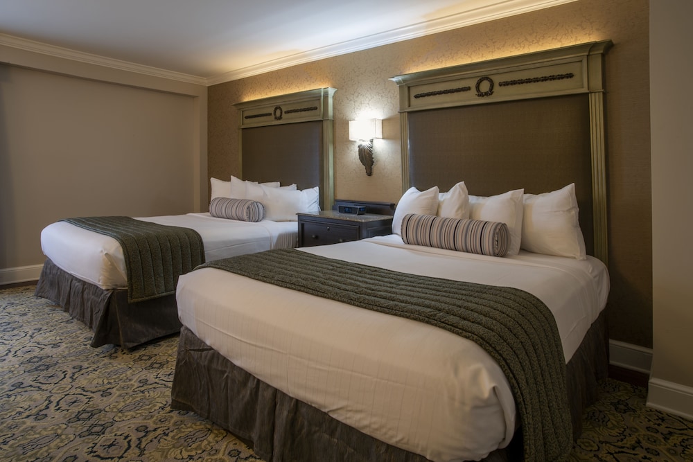Room, 2 Queen Beds, Balcony, City View photo 3