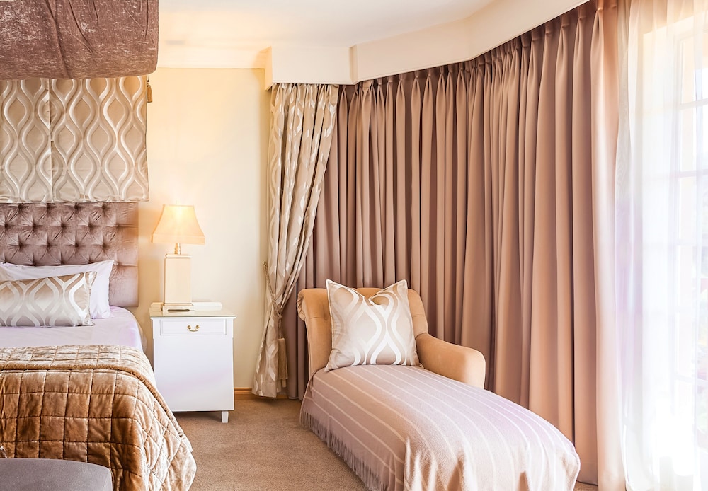 Hotel Suite photo 2