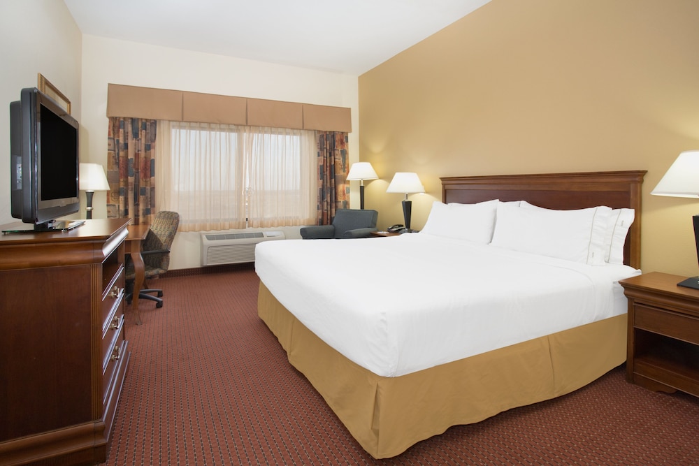 Suite, Multiple Beds - Photo 2