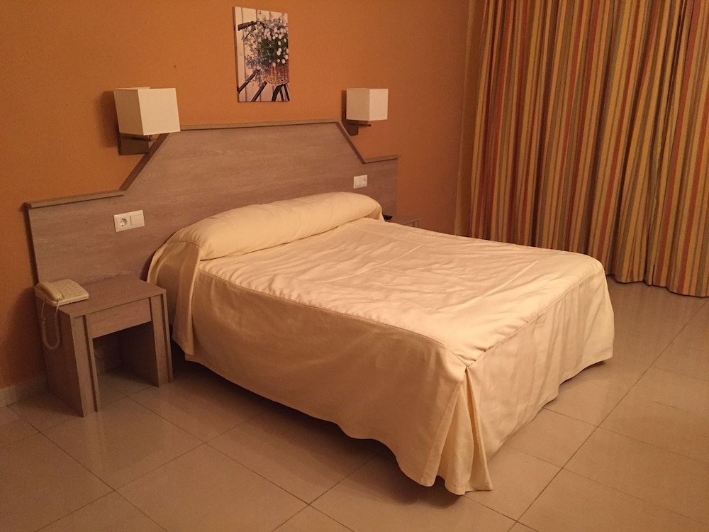 Double Room - Photo 5