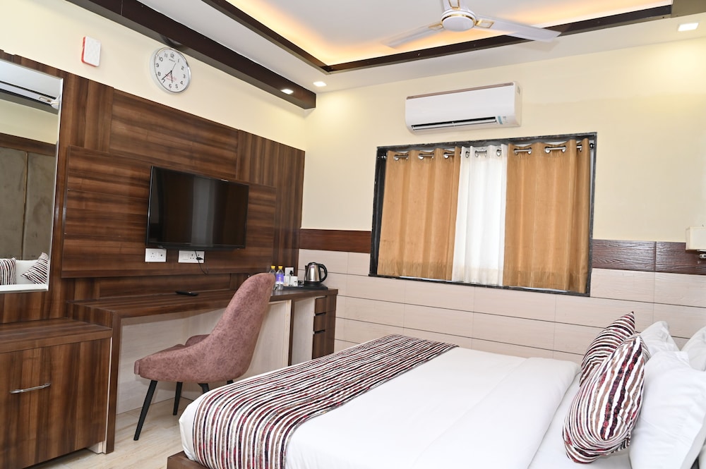 Deluxe Double Room - Photo 11