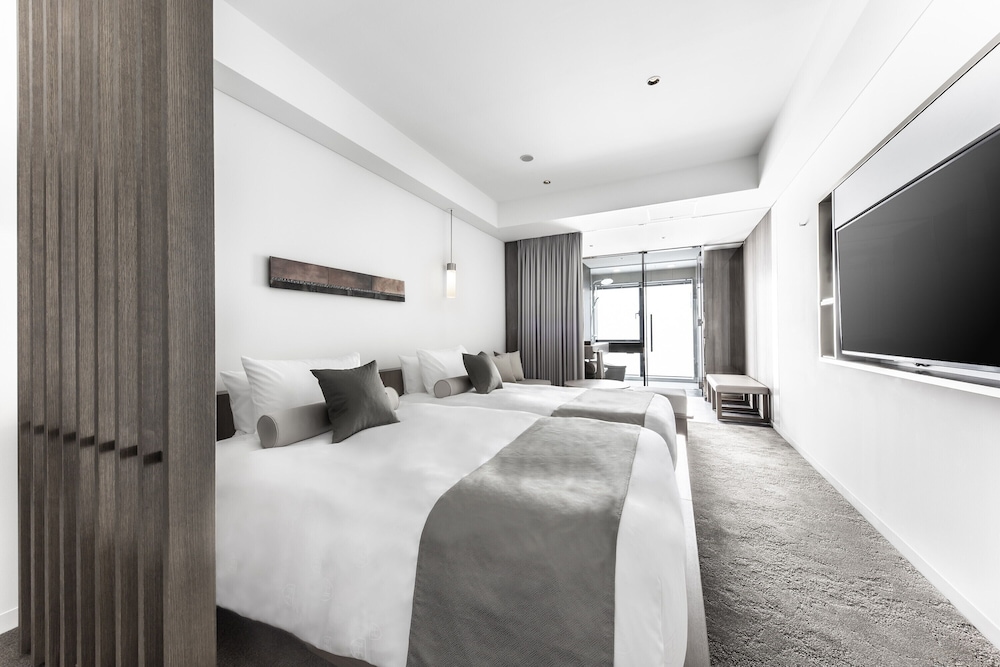 Standard Twin Room, No view, Non Smoking (with Lounge Access) - Photo 1