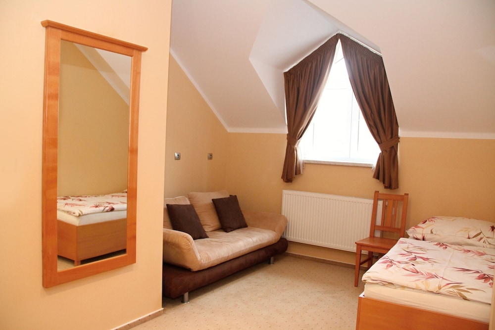 Standard Quadruple Room, 2 Bedrooms, Private Bathroom photo 2