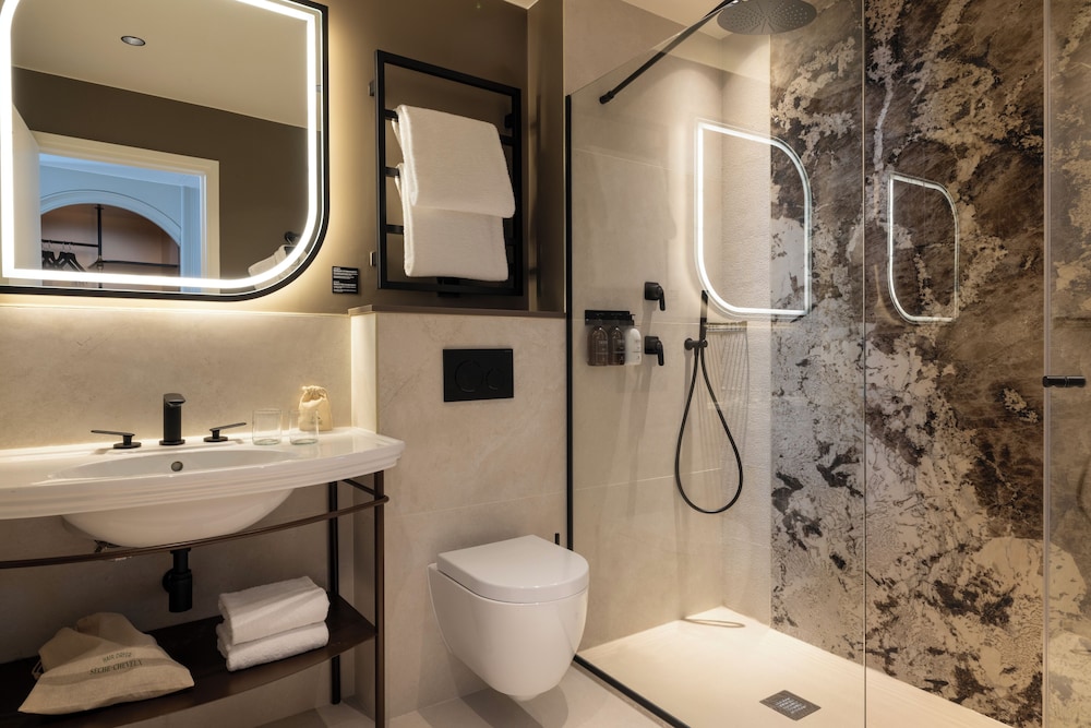 Deluxe Triple Room photo 2
