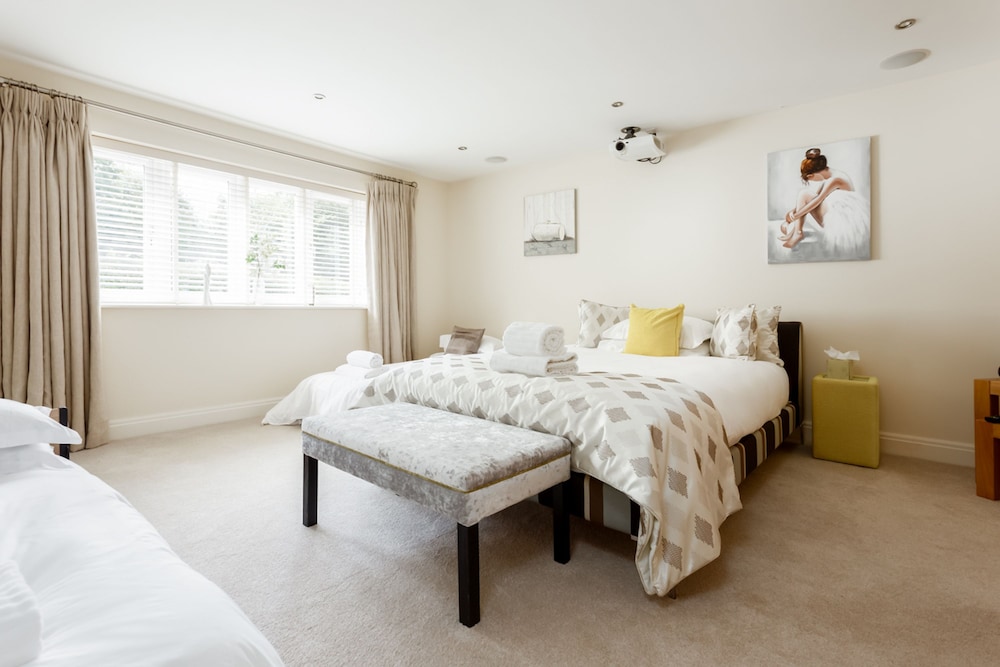 House (6 Bedrooms) photo 3
