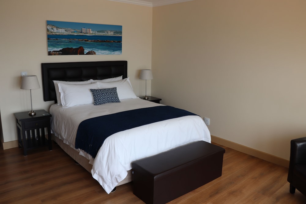 Deluxe Double Room, 1 Queen Bed, Ocean View, Sea Facing photo 2