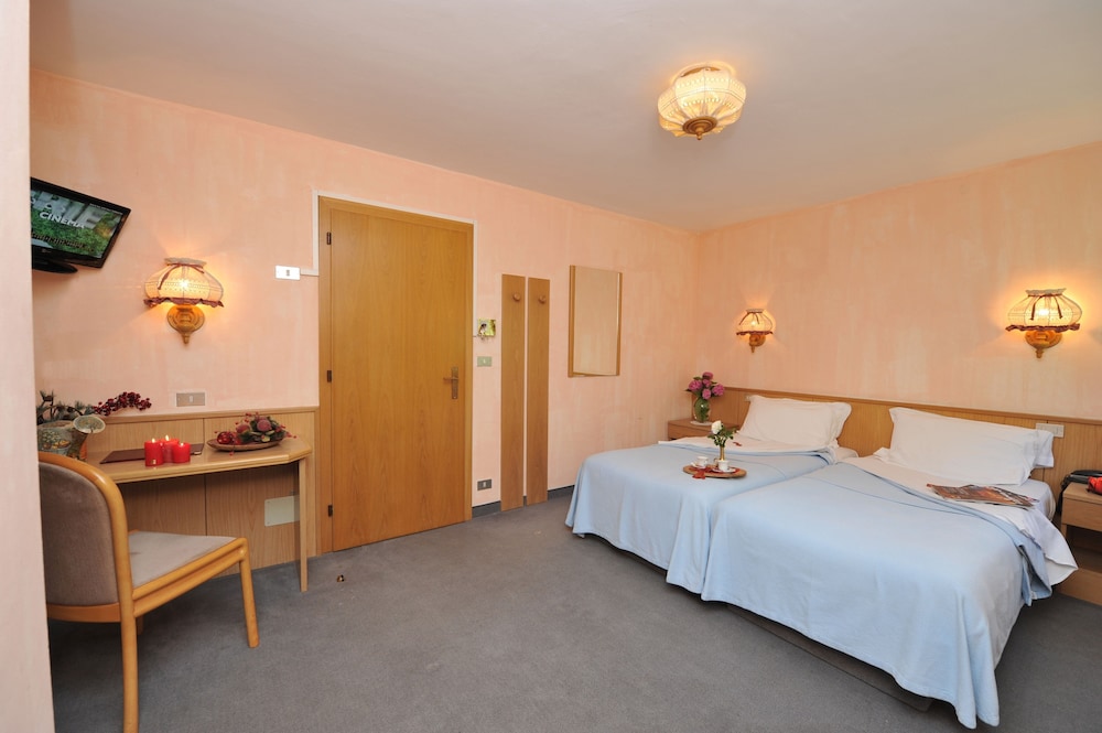 Single Room photo 2