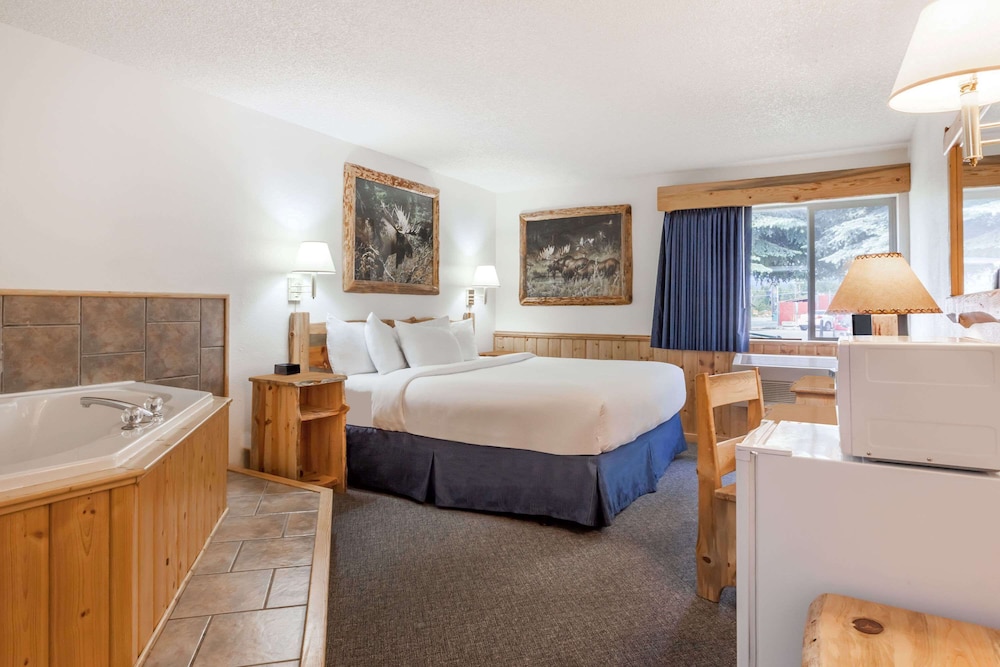 Suite, 1 King Bed, Non Smoking