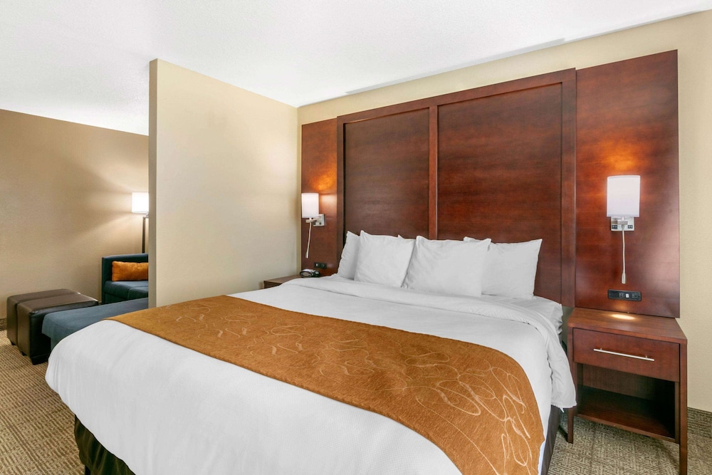 1 King Bed, Suite, Nonsmoking - Photo 7