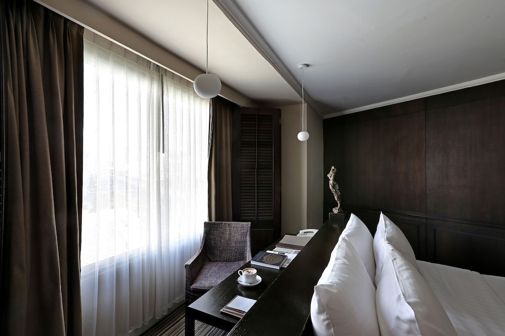 Suite Single, 1 King Bed, Jetted Tub photo 2