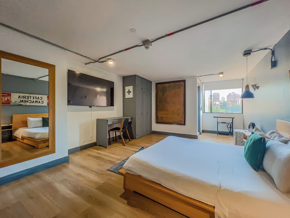 Deluxe Room - Photo 3