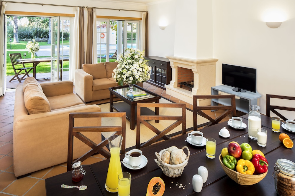 Standard Townhome, 3 Bedrooms, Garden Area - Photo 12