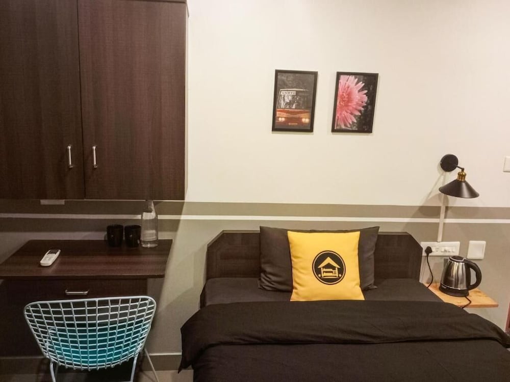 Standard Single Room with Balcony photo 2