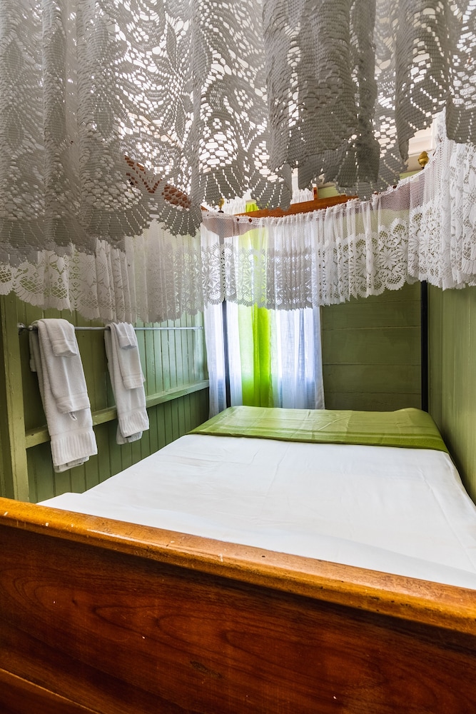 Colonial Suite photo 3