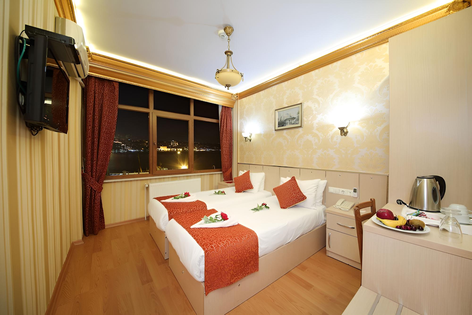 Standard Double or Twin Room photo 1