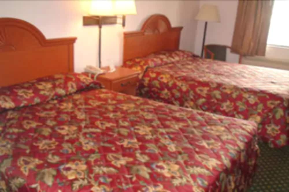 Deluxe Room, 2 Double Beds, Smoking photo 1