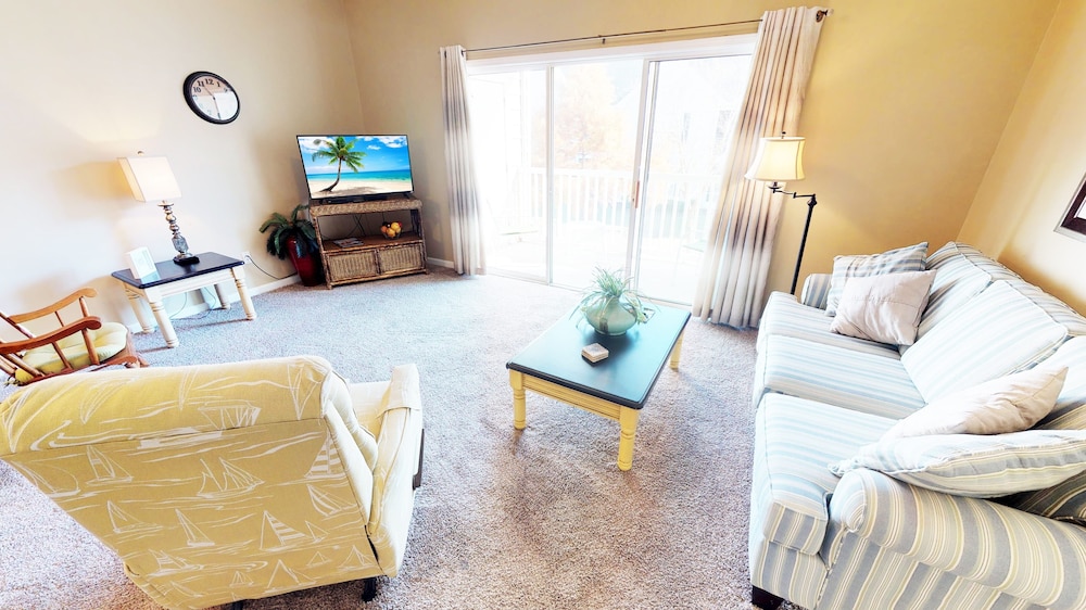 Condo, 3 Bedrooms photo 1