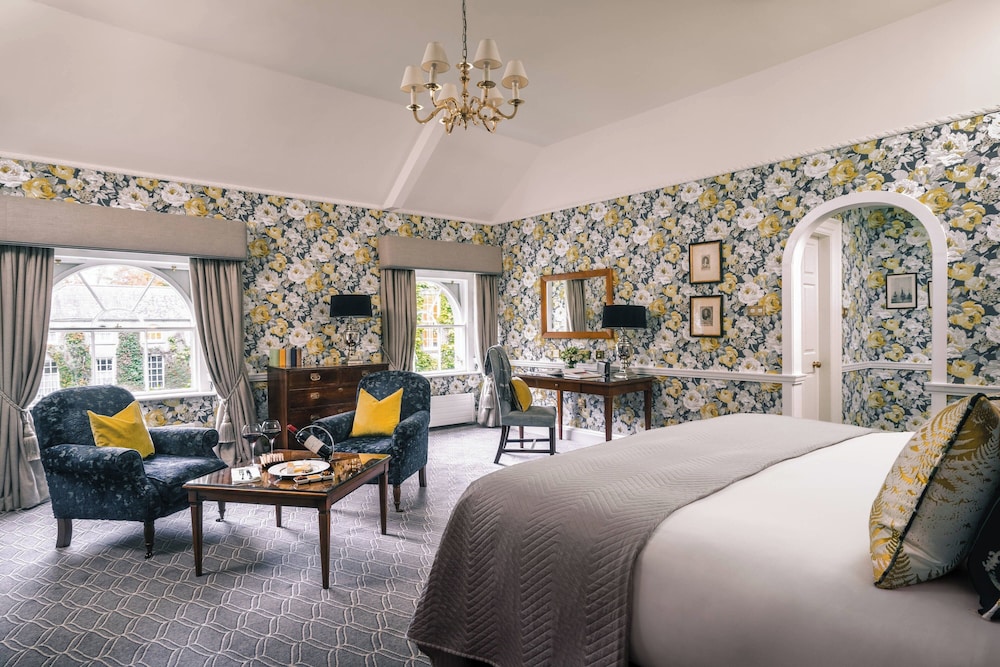 Executive House, 1 King Bed, Garden View