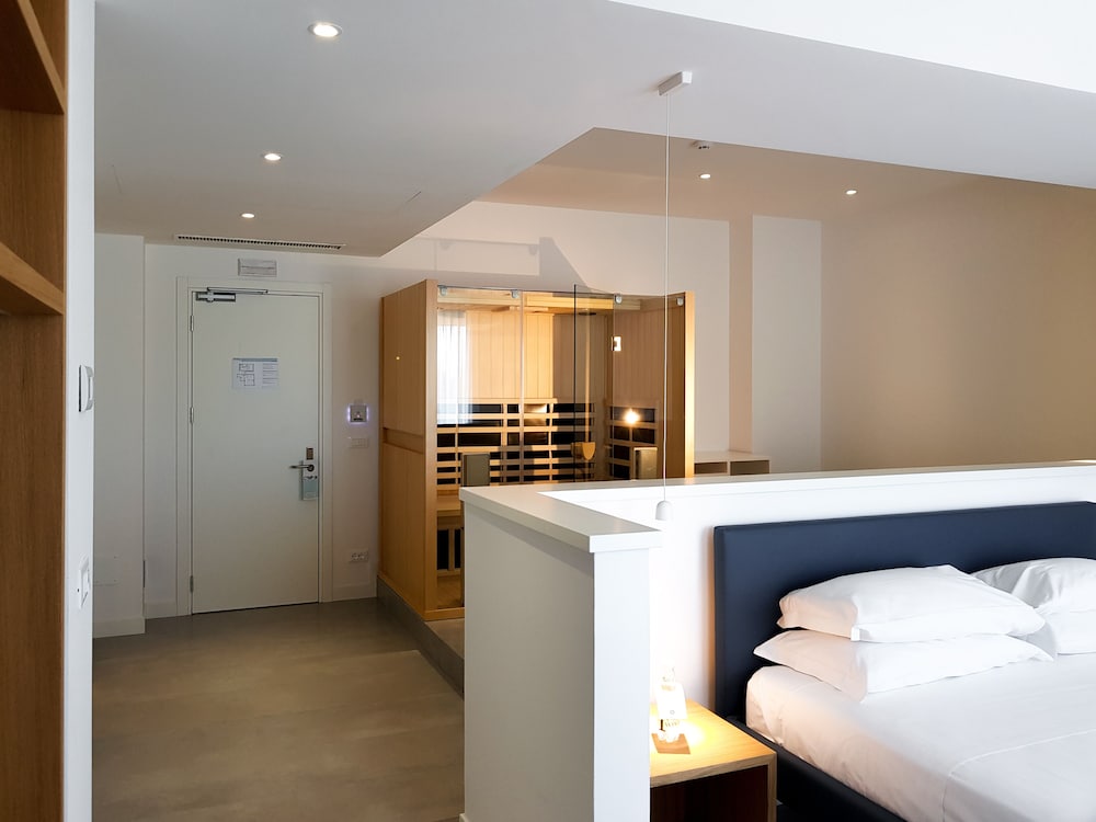 Suite, Sauna (Private Spa)