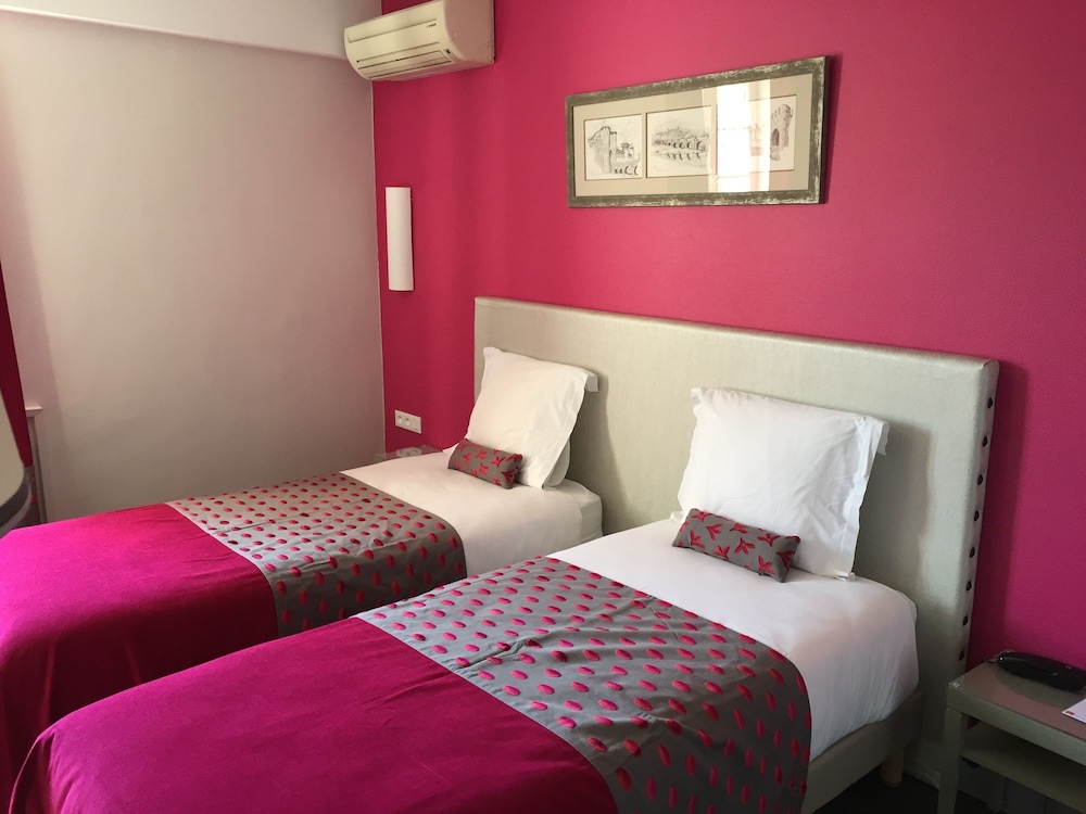 Superior Twin Room, Private Bathroom - Photo 2