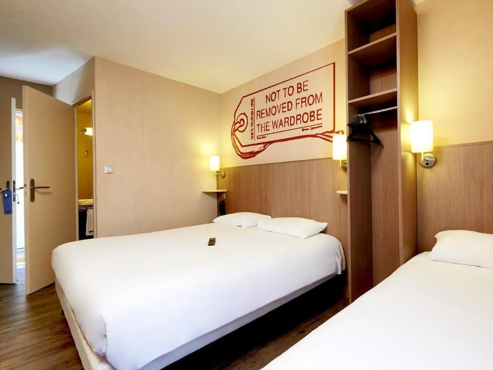 Standard Triple Room photo 2
