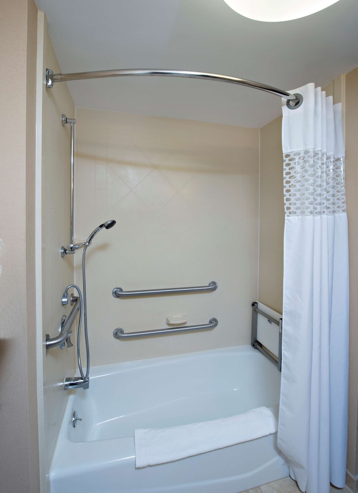 Suite, 1 King Bed, Accessible, Non Smoking