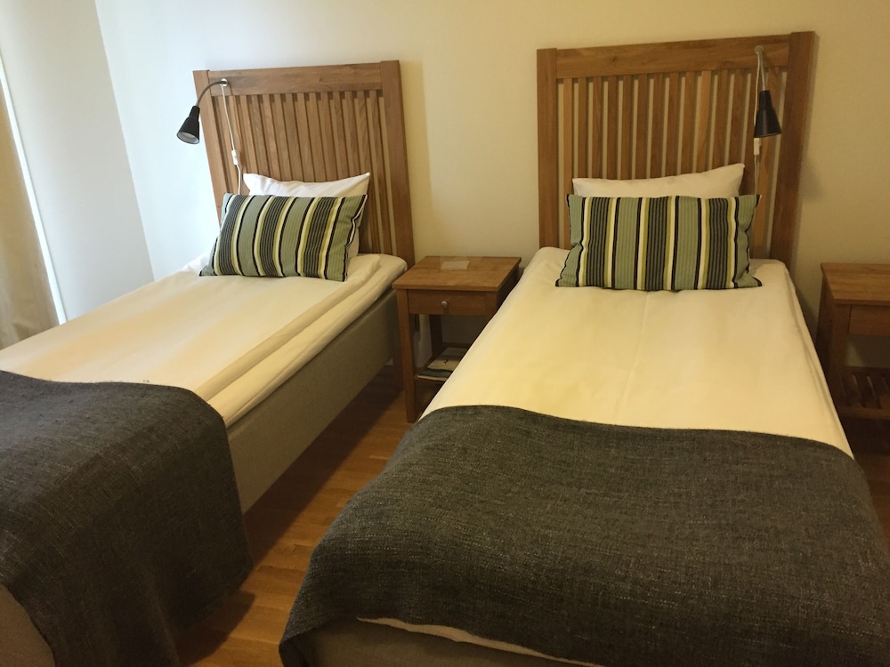 Standard Twin Room, Private Bathroom