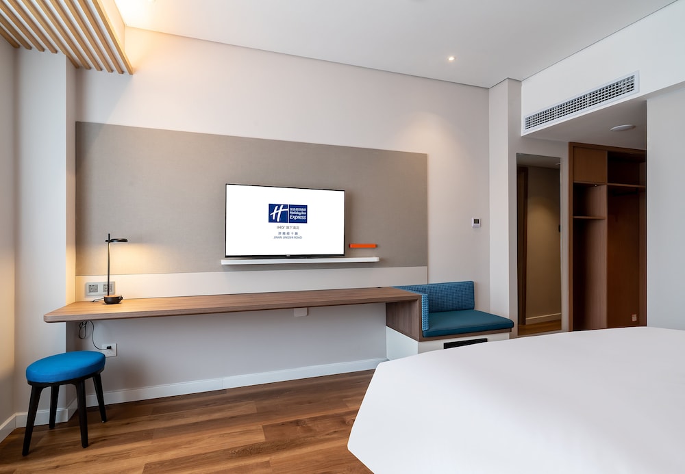 Standard Room, 1 King Bed - Photo 2