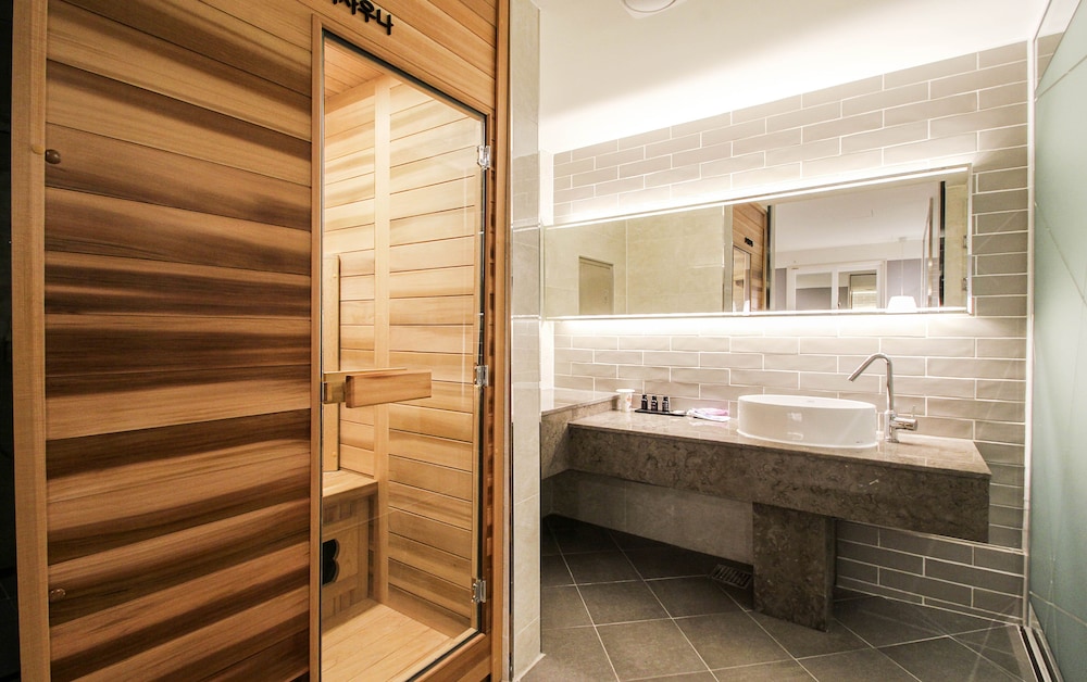 Room (VIP with Sauna) photo 3