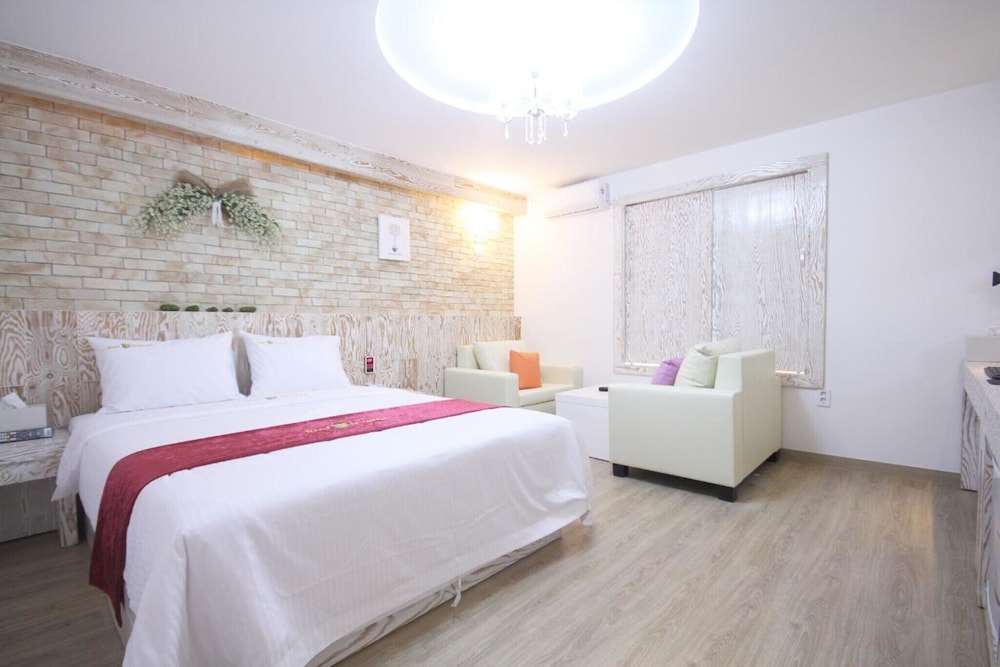 Room (Standard room) - Photo 10