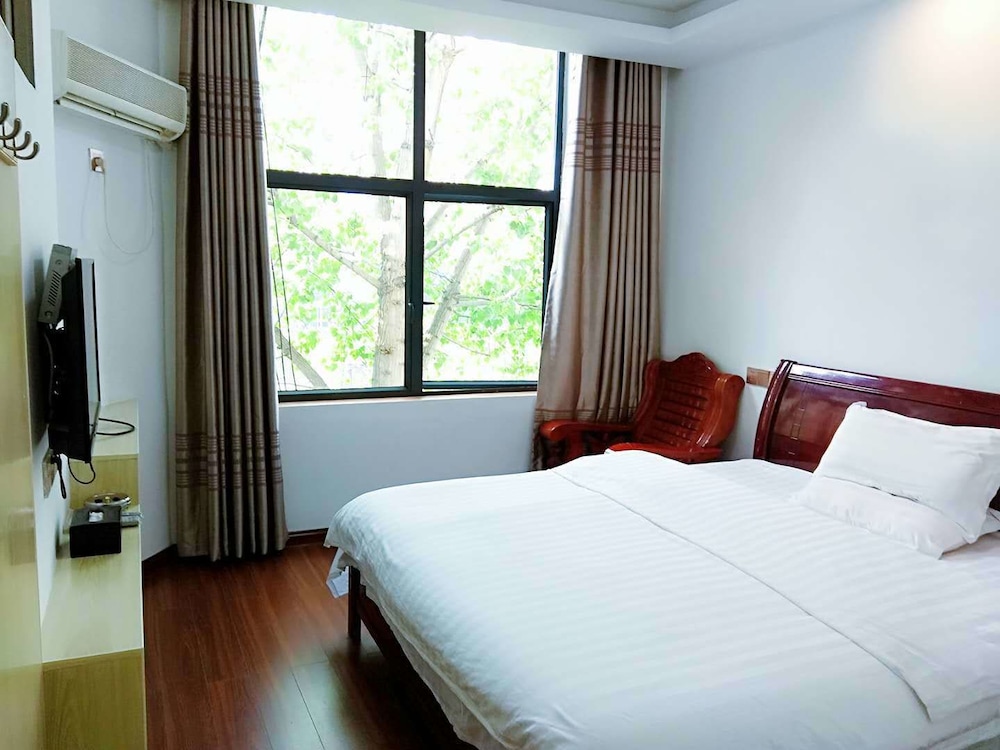 Design Double Room with Lake View photo 1