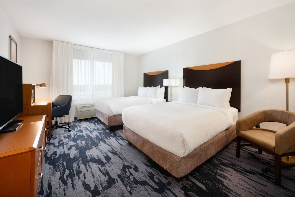 Room, 2 Queen Beds (Hearing Accessible) - Photo 2