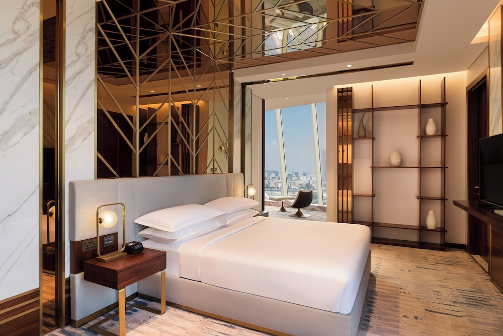 Suite (Penthouse) - Photo 1