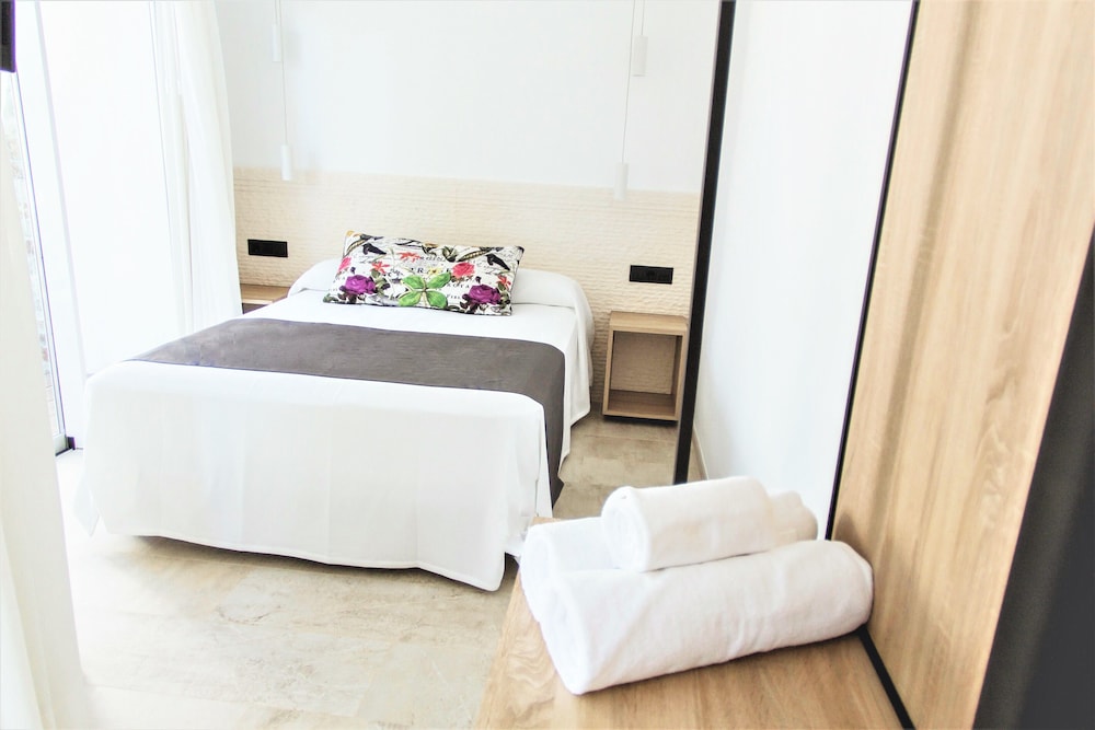 Standard Double Room, Terrace, Garden View