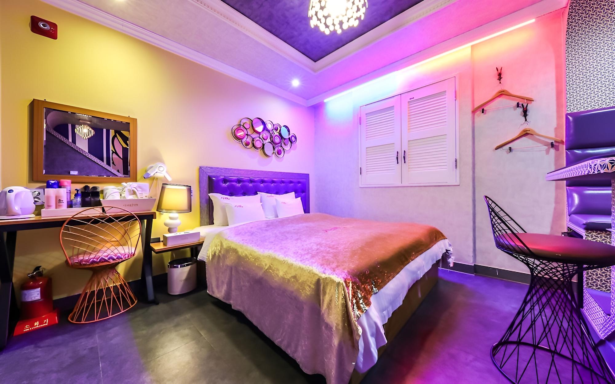 Room (Spa E)