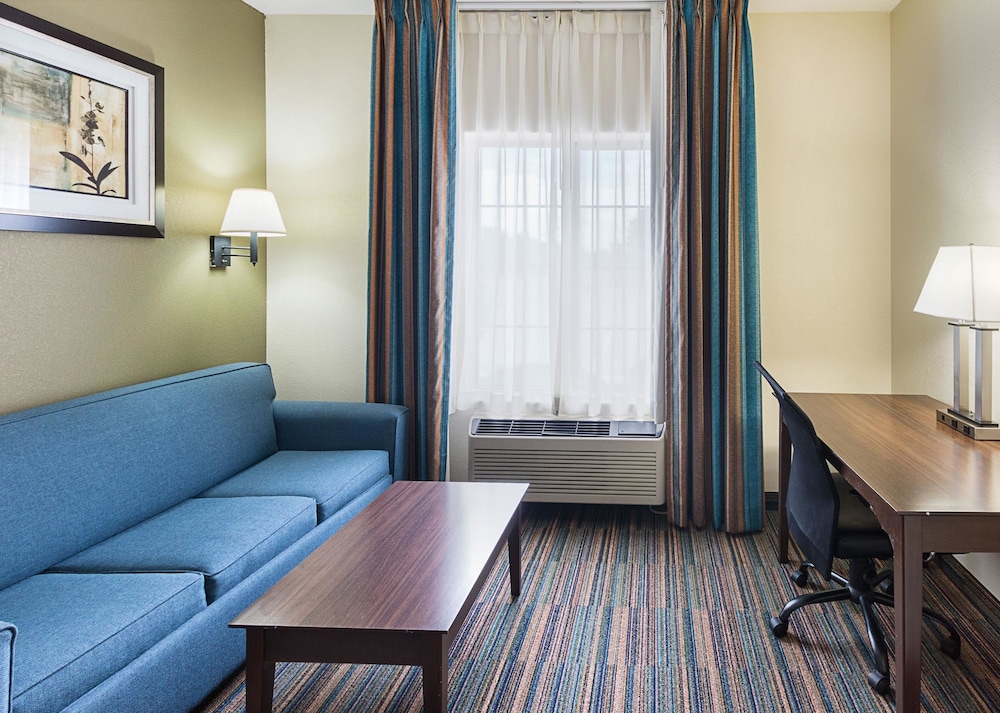 Suite, 2 Queen Beds, Non Smoking - Photo 3