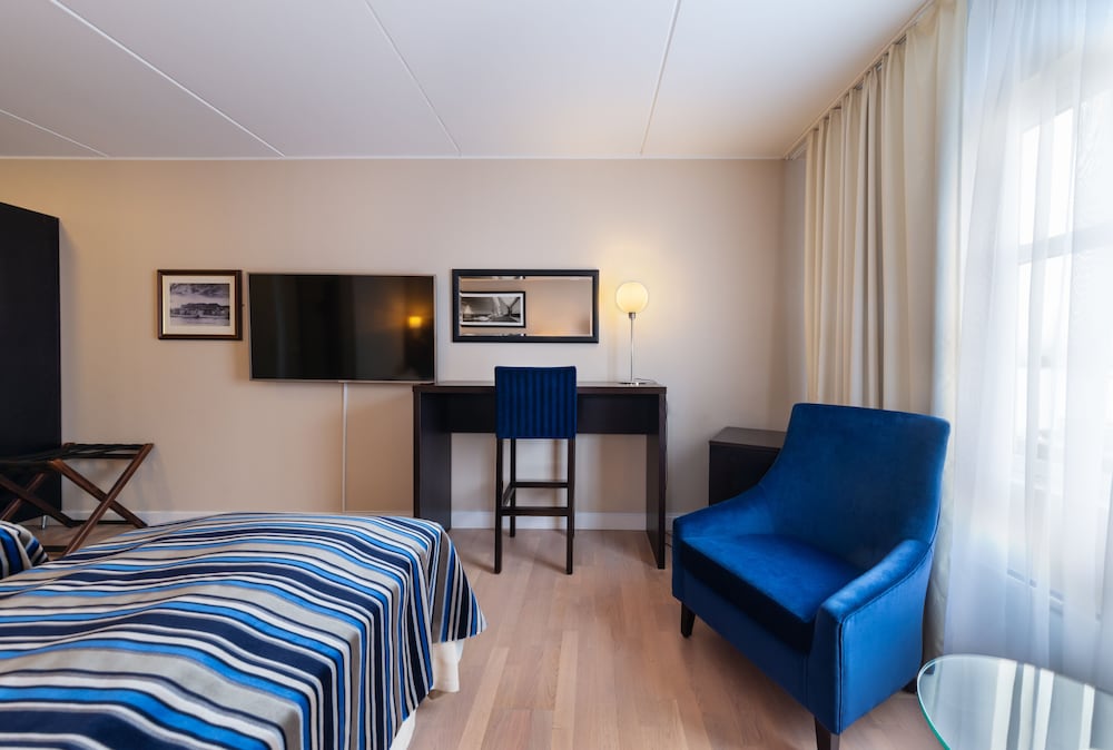 Standard Room, 2 Twin Beds, Non Smoking - Photo 7