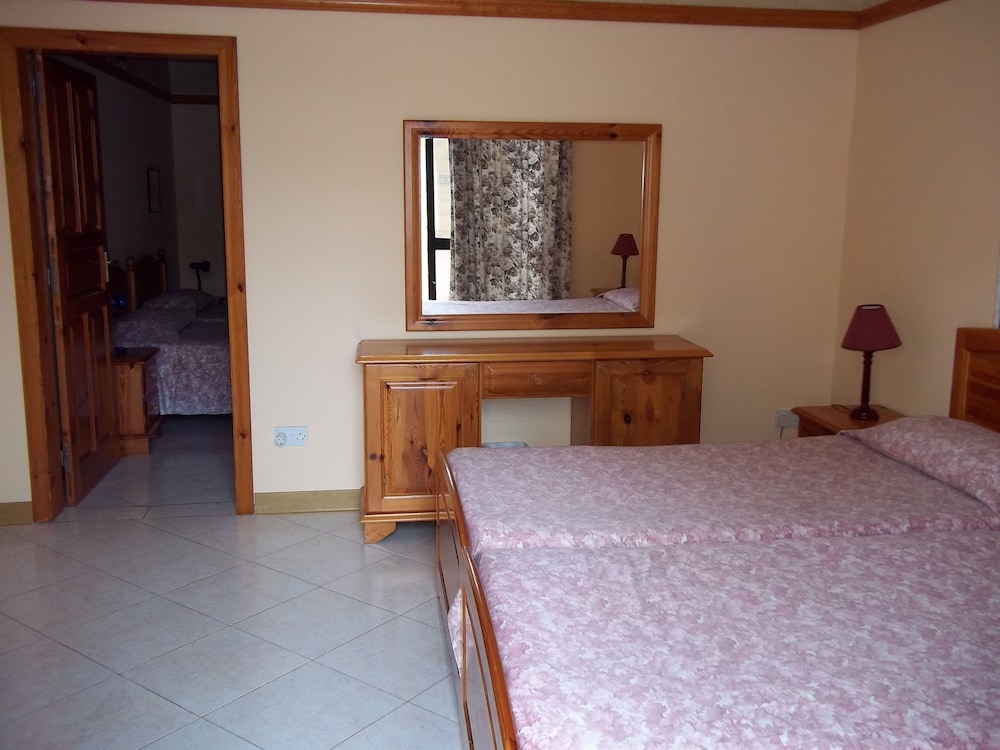 Standard Quadruple Room, Pool View, Ground Floor photo 2