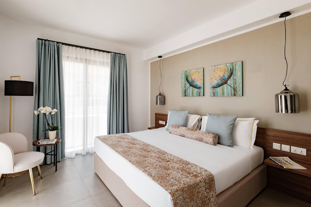 Superior Double or Twin Room - Photo 2